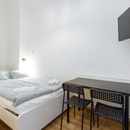 Nepszinhaz 16 Tiny Studios Budapest Bagian luar foto