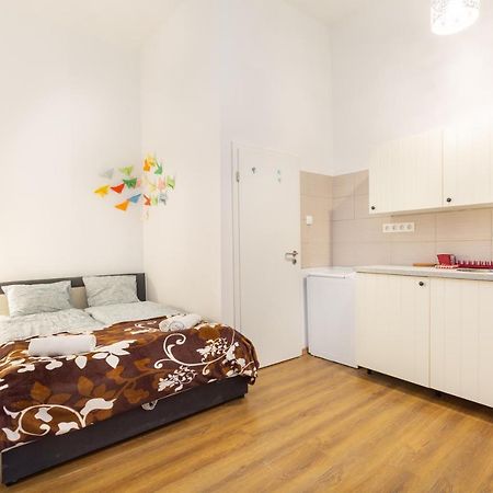 Nepszinhaz 16 Tiny Studios Budapest Bagian luar foto