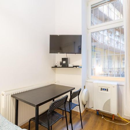 Nepszinhaz 16 Tiny Studios Budapest Bagian luar foto