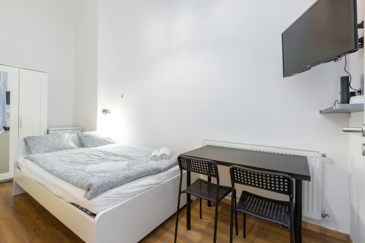 Nepszinhaz 16 Tiny Studios Budapest Bagian luar foto