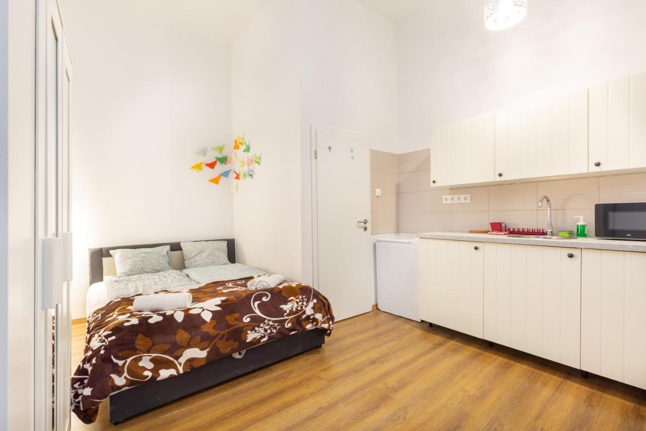 Nepszinhaz 16 Tiny Studios Budapest Bagian luar foto