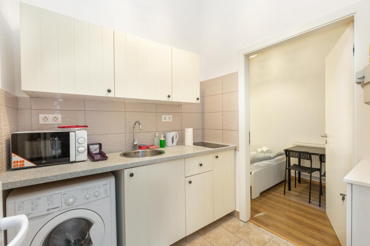 Nepszinhaz 16 Tiny Studios Budapest Bagian luar foto