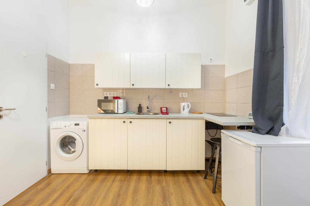 Nepszinhaz 16 Tiny Studios Budapest Bagian luar foto