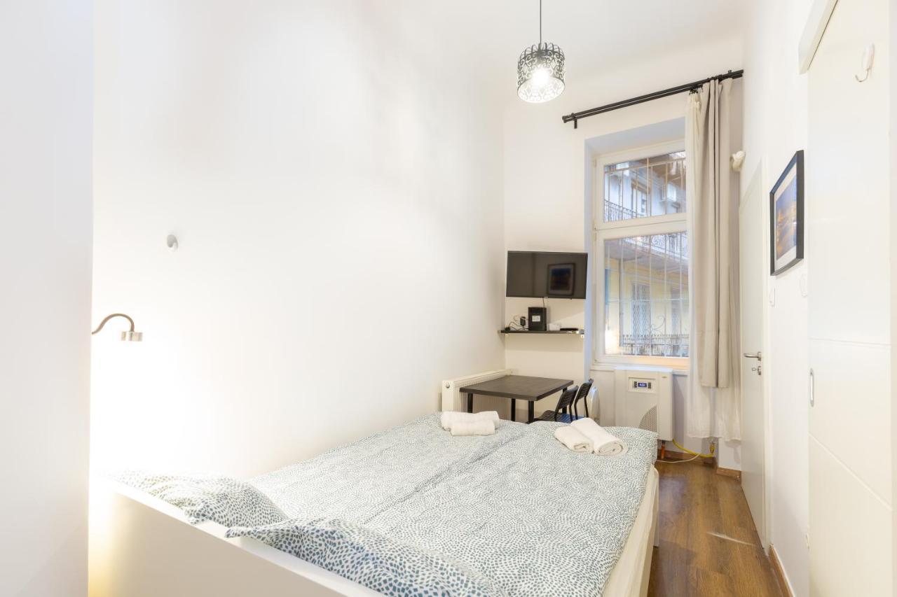 Nepszinhaz 16 Tiny Studios Budapest Bagian luar foto