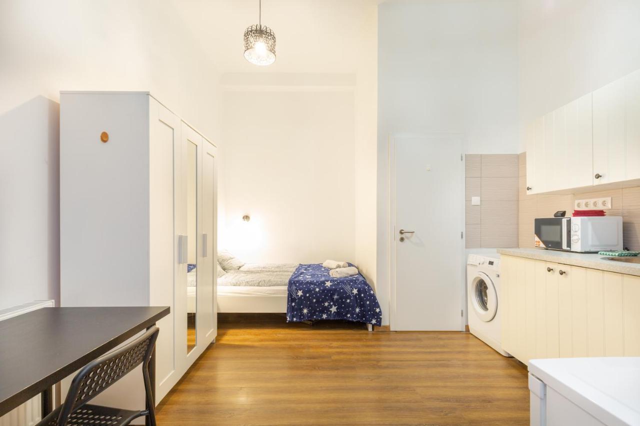 Nepszinhaz 16 Tiny Studios Budapest Bagian luar foto