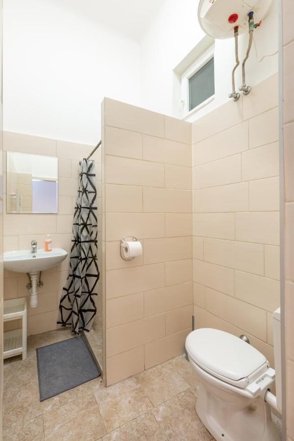 Nepszinhaz 16 Tiny Studios Budapest Bagian luar foto